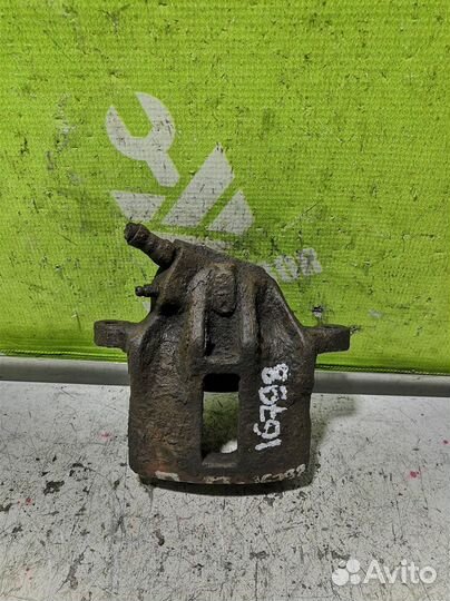 Суппорт передний правый Фиат Пунто 176