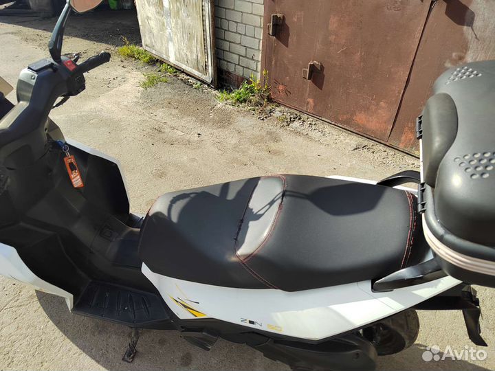 Скутер Stels Zion 150