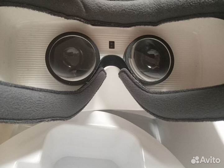 Очки виртуальной реальности Samsung Gear VR