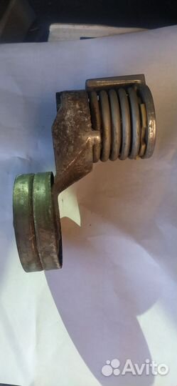 Натяжной ролик