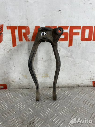 Кронштейн амортизатора передний правый Мазда Атенз