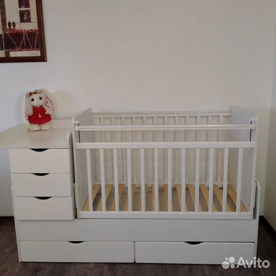 Кроватка с маятником