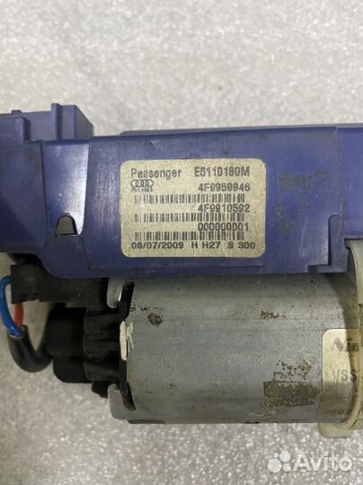 Мотор крышки багажника правый Ауди Ку5 8R