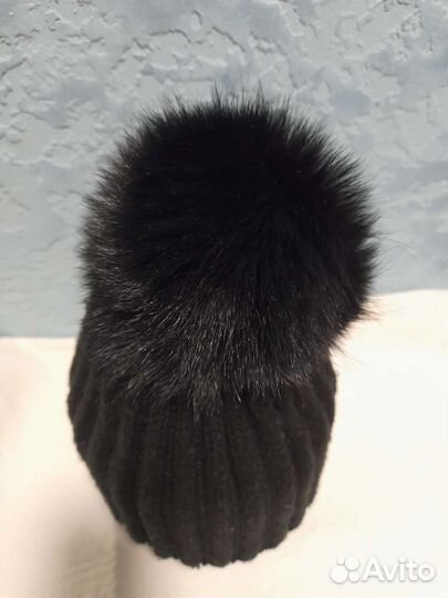 Шапка с помпоном