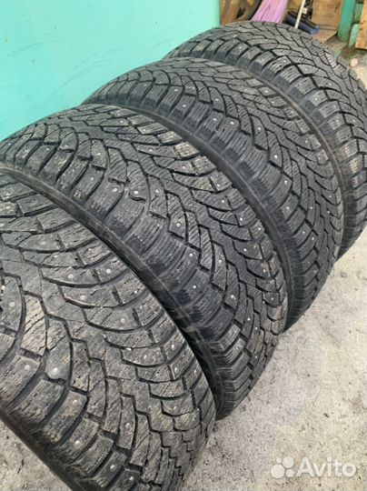 Pirelli Formula Ice 215/55 R17 98T