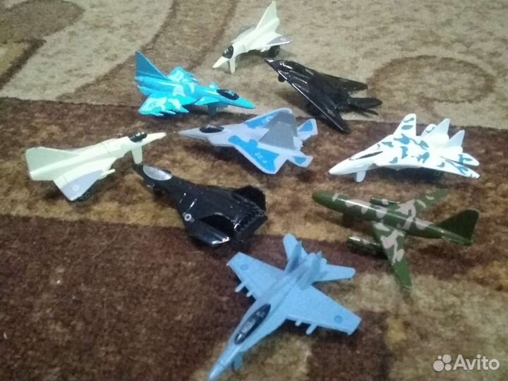 Игрушки, много разные