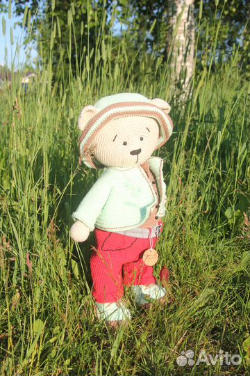Вязаная игрушка ручной работы Медвежонок