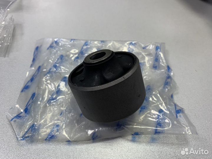 Сайлентблок поперечнего рычага Солярис Киа 2017