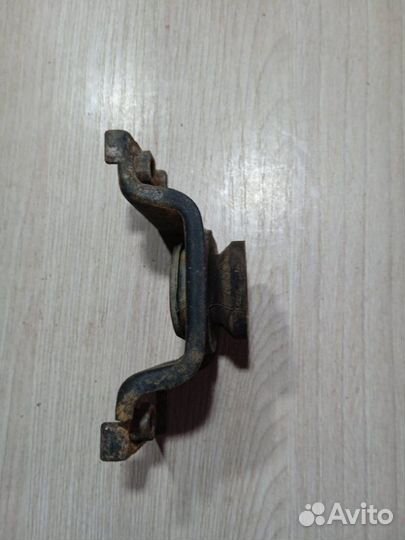 Крепление радиатора левое Hyundai Солярис седан