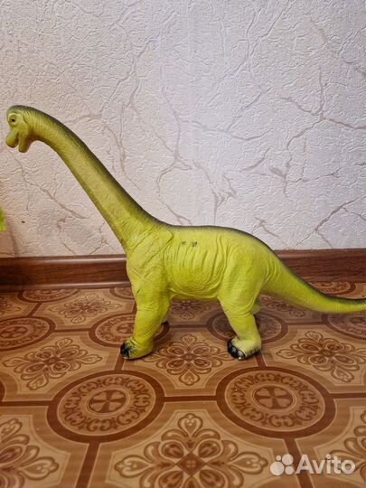Динозавры игрушечные большие