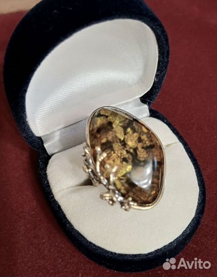 Серебряное кольцо из натурального янтаря