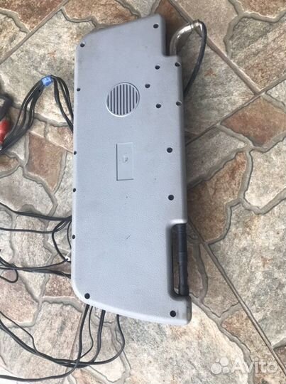 Телевизор на козырек авто