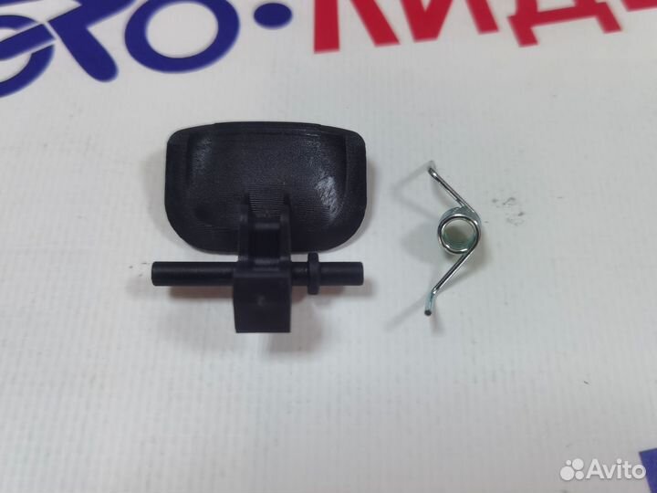 Кнопка лючка бензобака пластик Honda Lead 110 JF19