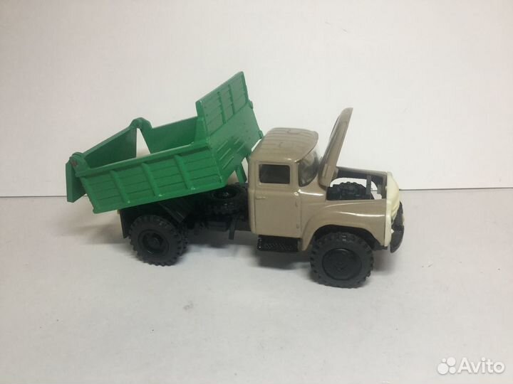 М 1:43. Модель самосвала ммз 4502 на шасси ЗИЛ 130