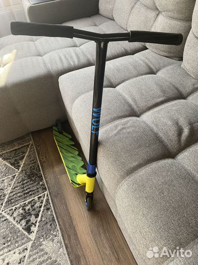 Продам самокат трюковой