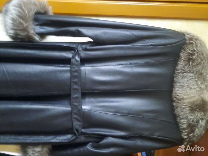 Кожаный плащ женский длинный