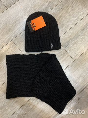 Женская зимняя шапка со снудом