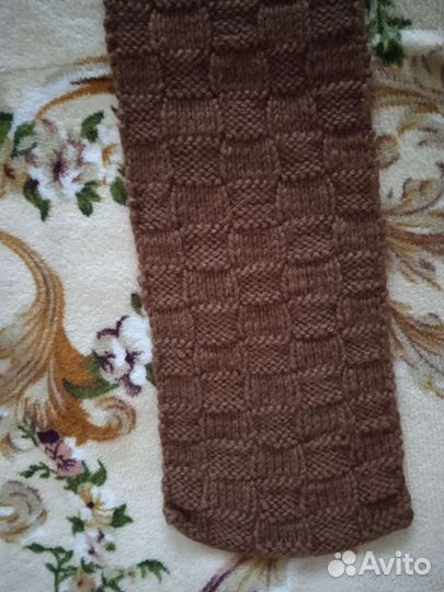 Два вязаных шарфа