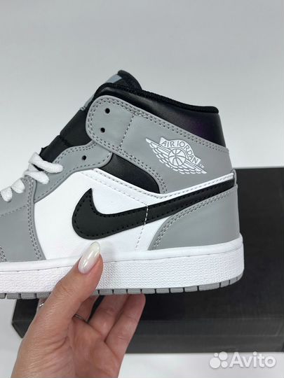 Nike air JordaN 1 mid