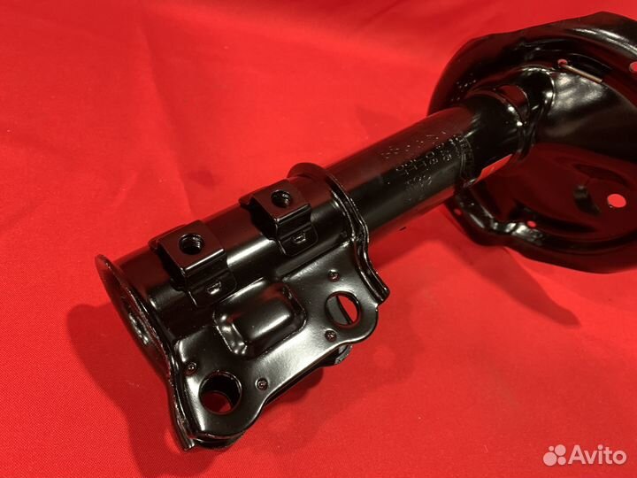 Амортизатор передний правый Hyundai Elantra 06