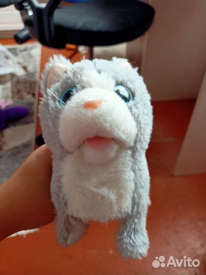 Кошка игрушечная