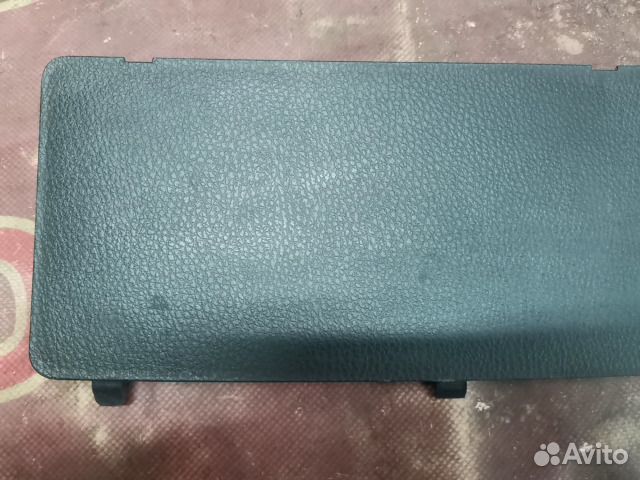 Заглушка облицовки багажника задний Toyota RAV4