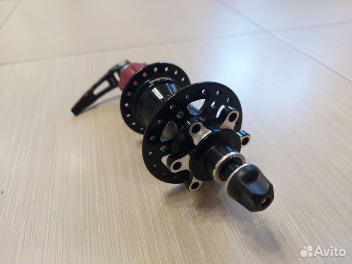 Втулка задняя Xenium XC-72 135 10mm 36H