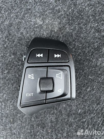 Кнопки на руль Volvo