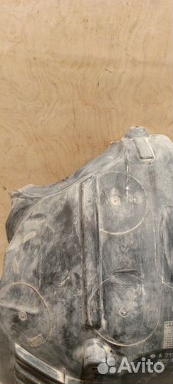 Подкрылок передний левый Mercedes-Benz E-Class