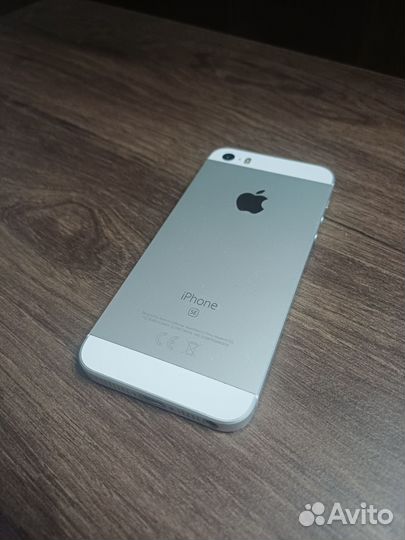iPhone SE, 32 ГБ