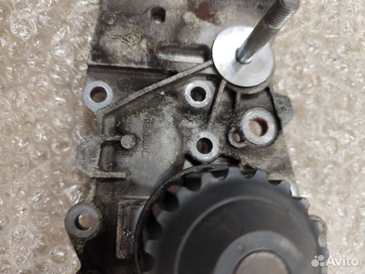 Помпа на Renault duster 2010- оригинал бу