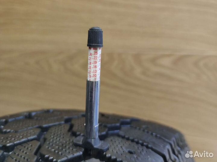 Yokohama Advan A040S 235/65 R17