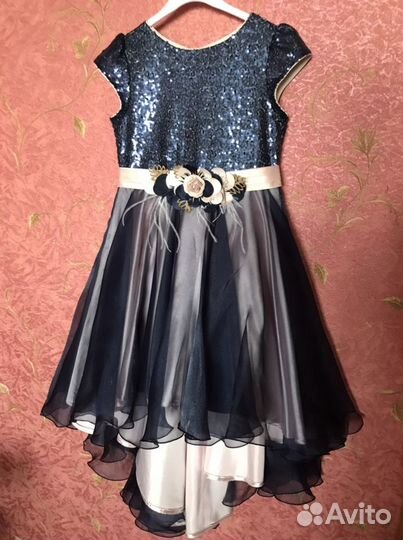 Продам платье для девочки