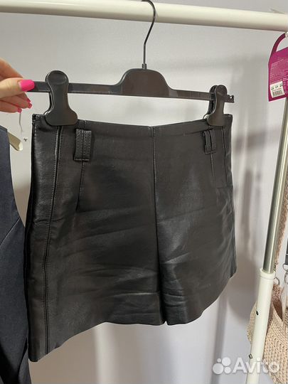 Кожаные шорты