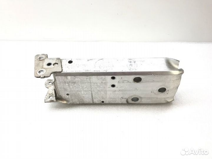 Кронштейн усилителя бампера передний левый Bmw