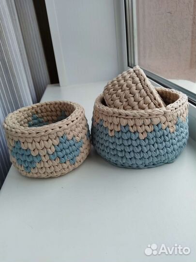 Набор вязаных корзин