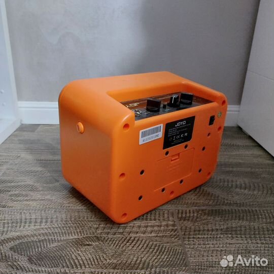 Комбоусилитель для акустической гитары