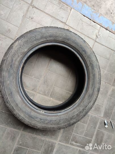 Bridgestone Dueler H/T 843 215/60 R17 96H