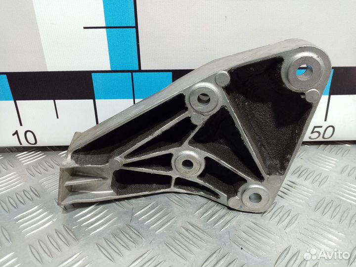 Б/У Кронштейн двигателя левый BMW F10*#00