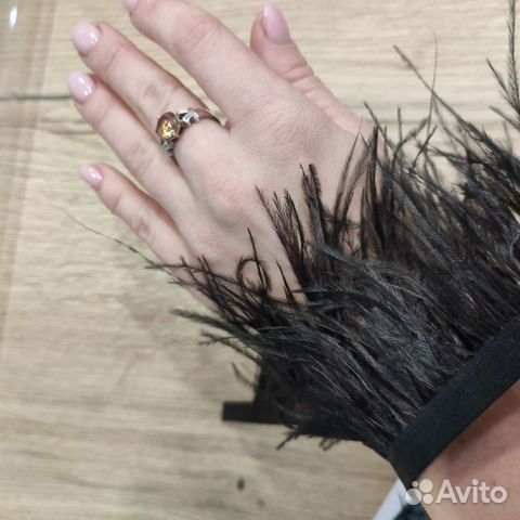 Перья страуса на ленте