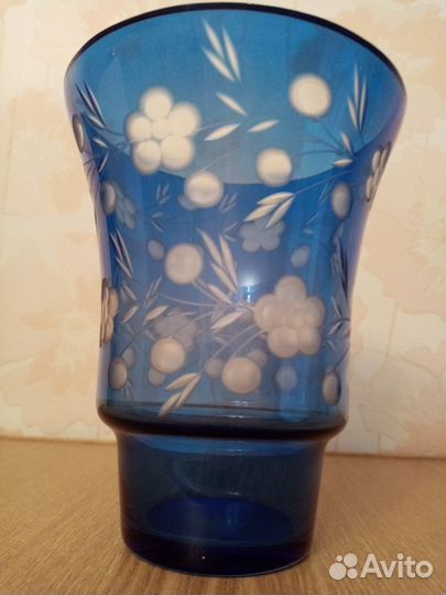 Ваза цветного стекла высота 18 см диам 15см