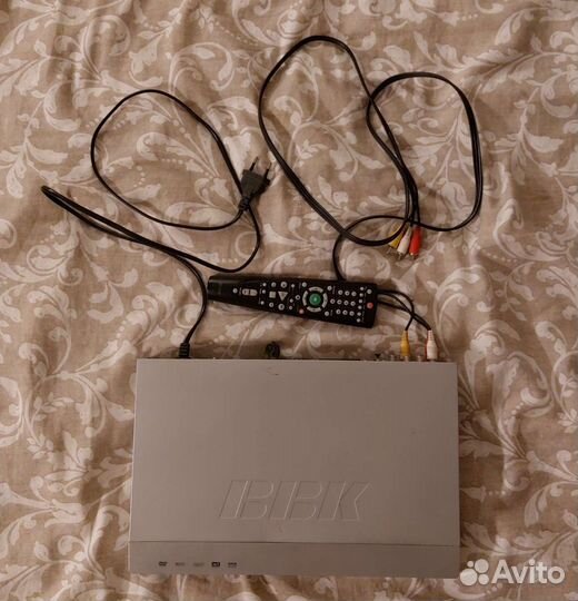 DVD плеер BBK dv318si