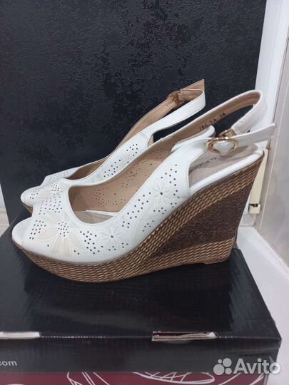 Босоножки женские 38 размер