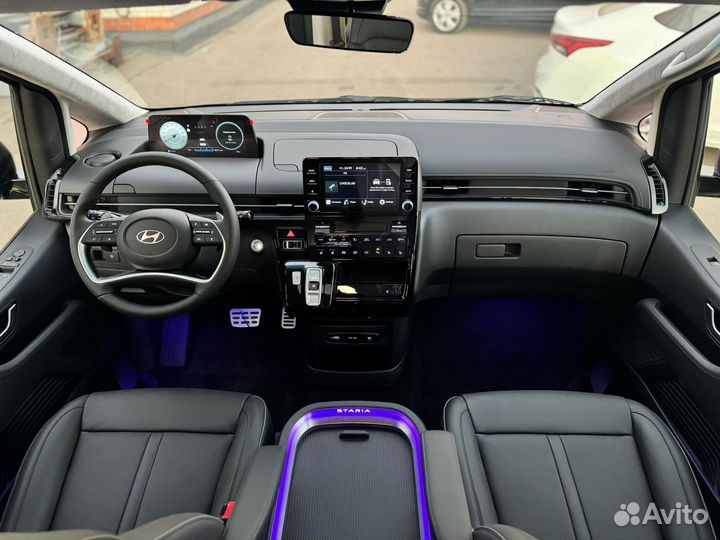 Hyundai Staria 2.2 AT, 2024, 15 км