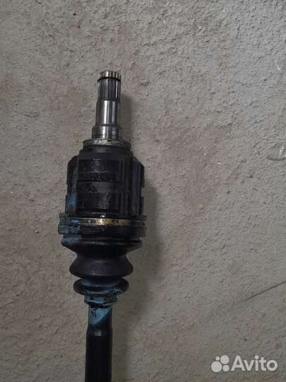 Привод правый Toyota avensis 2 объём 1.8