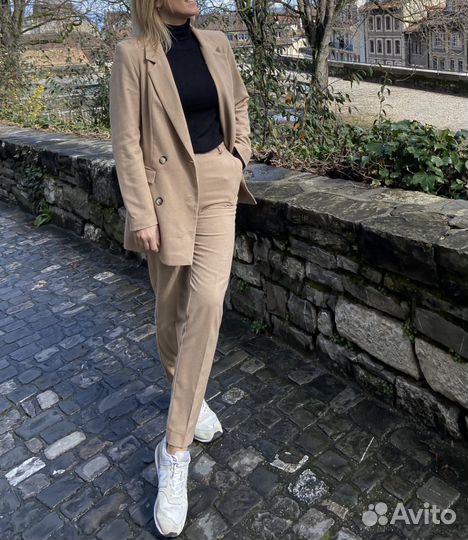 Брючный костюм женский