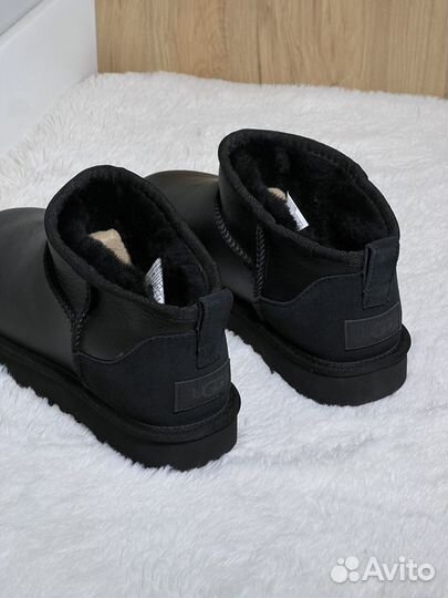 Женские Угги Ugg Classic Ultra Mini Metallic Black