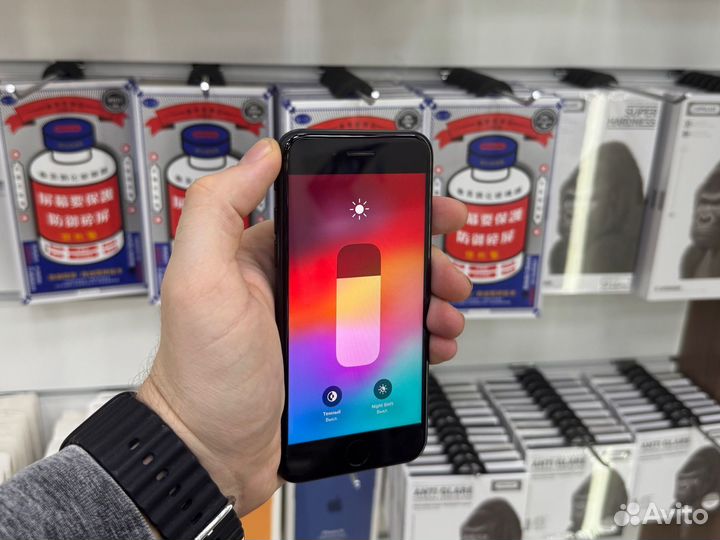 iPhone SE (2020), 64 ГБ