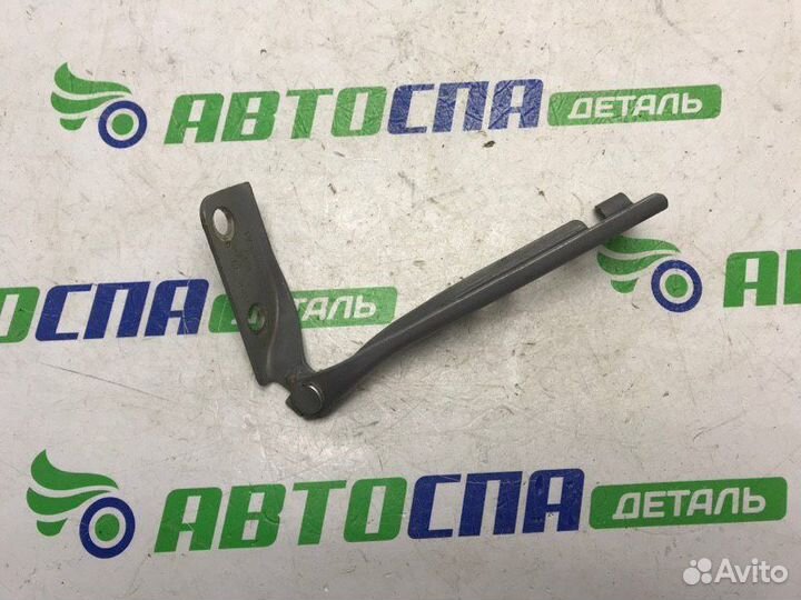 Петля капота левая Ford Fiesta хетчбек MK5 бензин