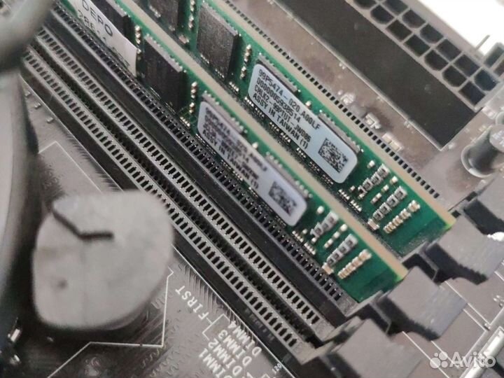 Мат плата с процессором и памятью